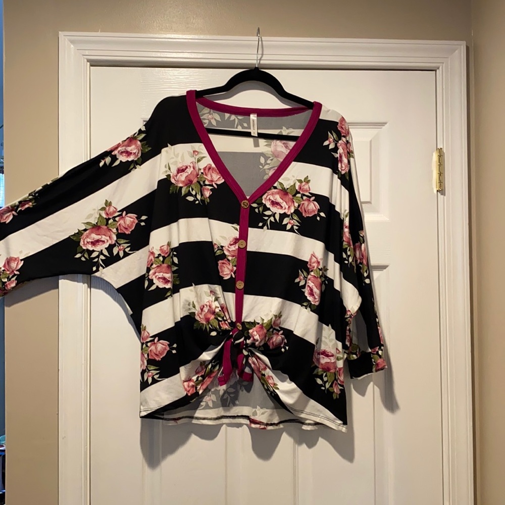 Emerald tie front top Size 3XL